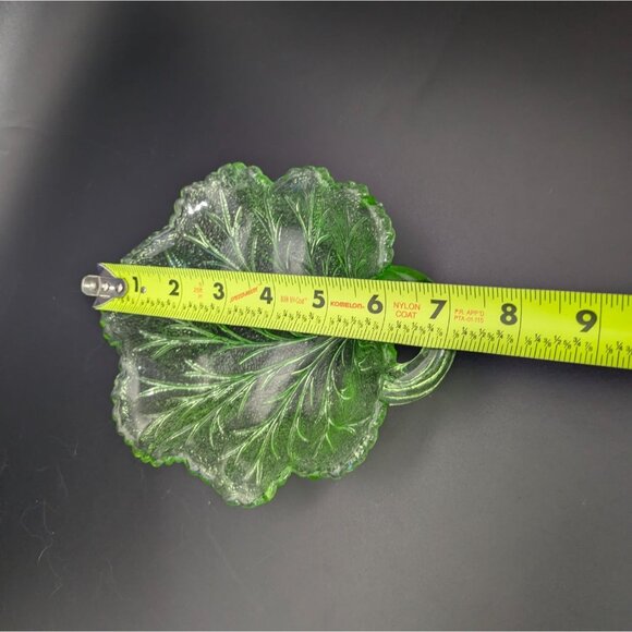 Indiana Glass Green Glass Embossed Leaf Bowl Candy Nut Trinket Dish Vintage - Picture 8 of 9